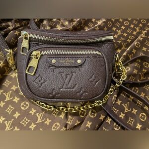 LVee monogram logo bum bag purse crossbody SO CUTE! 😍😍😍🔥
